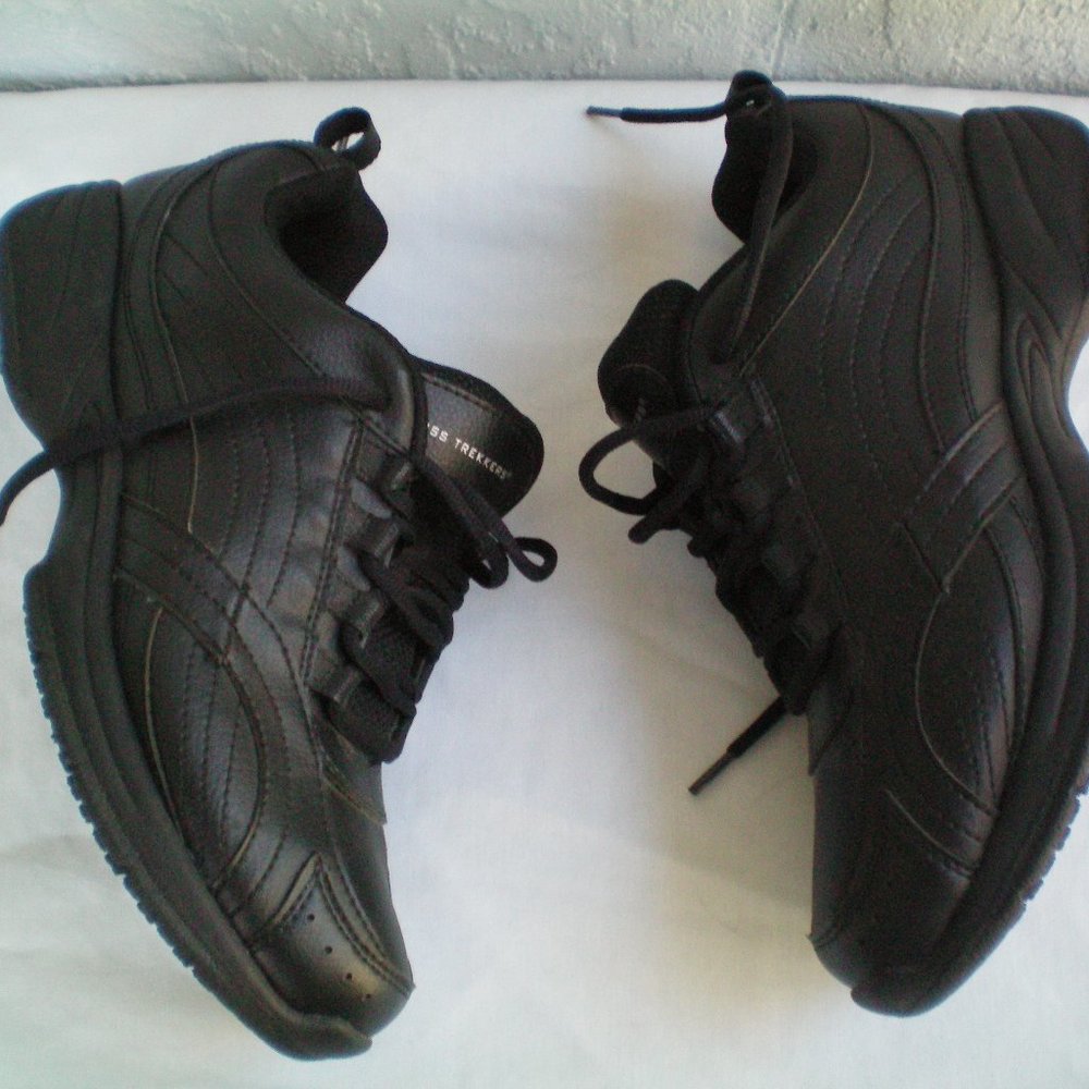 Women's Cross Trekkers Black Comfort Insole 8.5 M